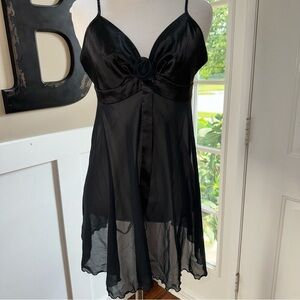 Victoria’s Secret Black Sheer Nightie Chamise Slip Medium babydoll